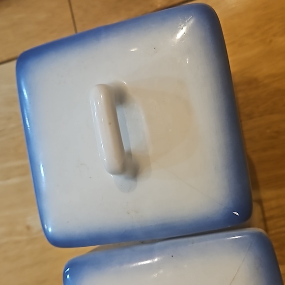 Two Delft Like Canisters Rice and Sugar - Picture 4 of 6